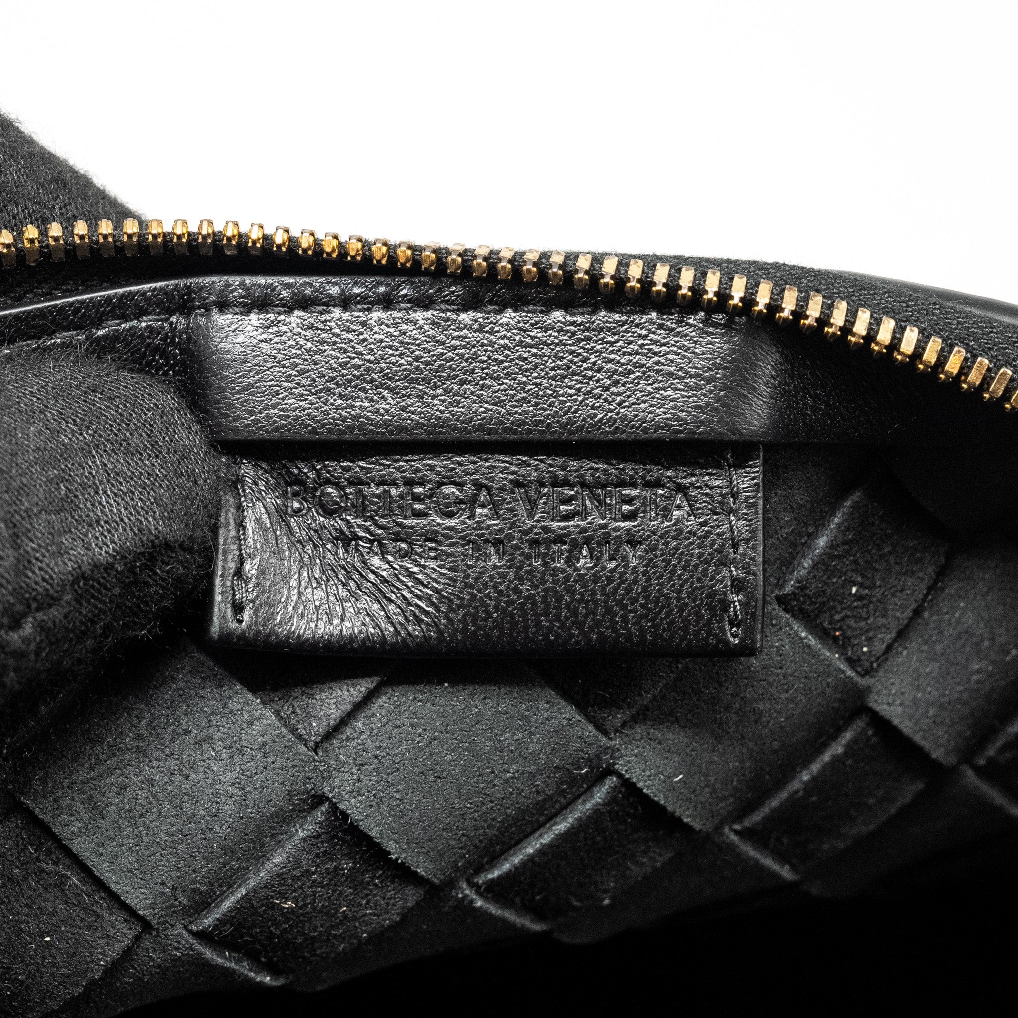 BOTTEGA VENETA MEDIUM TURN POUCH LAMBSKIN BLACK GHW
