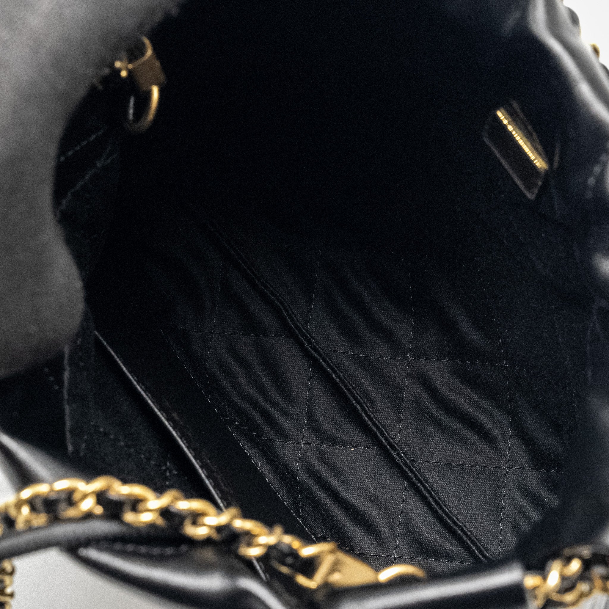 CHANEL MINI 22 BAG SHINY CALFSKIN BLACK GHW (MICROCHIP)