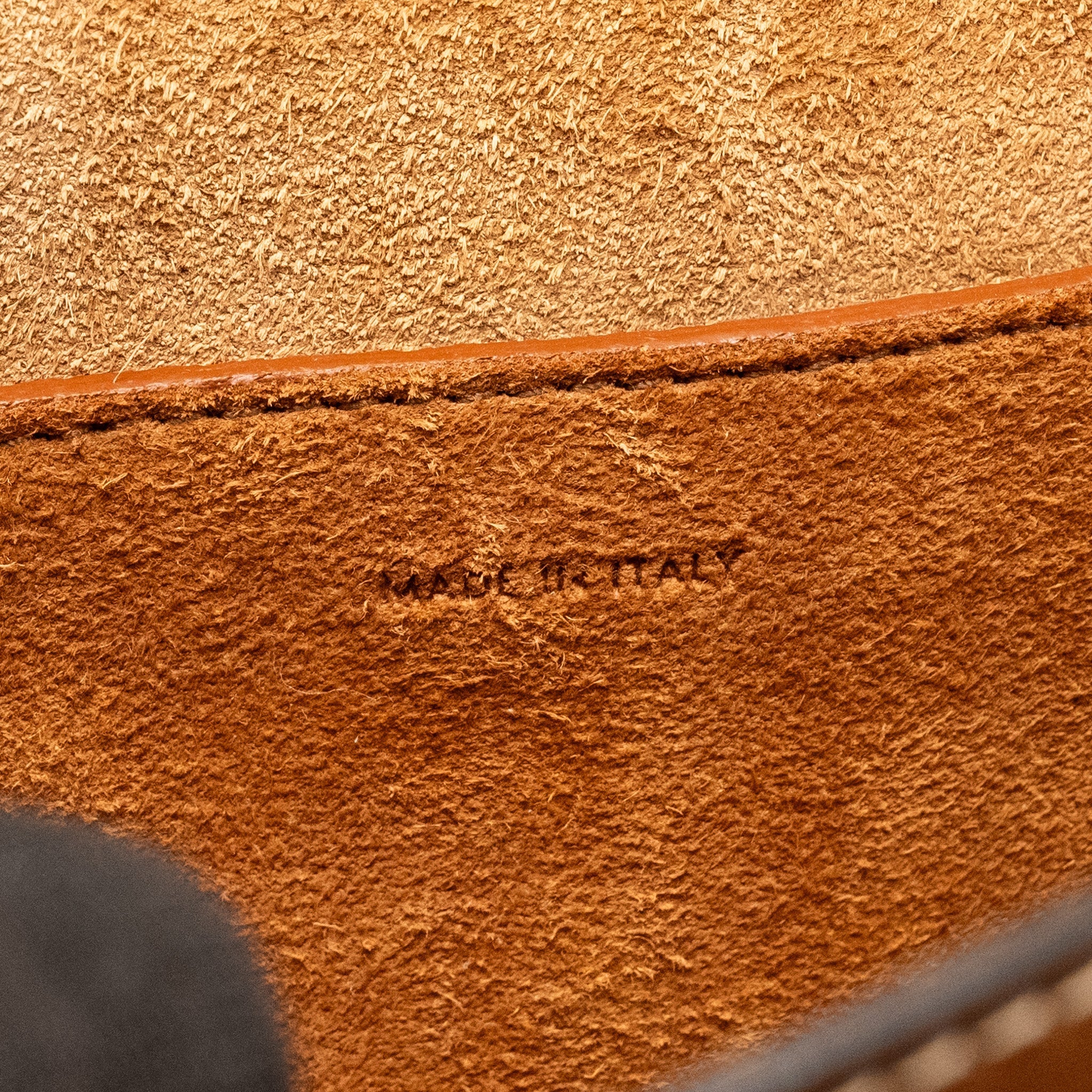 CELINE FOLCO CUIR TRIOMPHE SMOOTH CALFSKIN TAN GHW