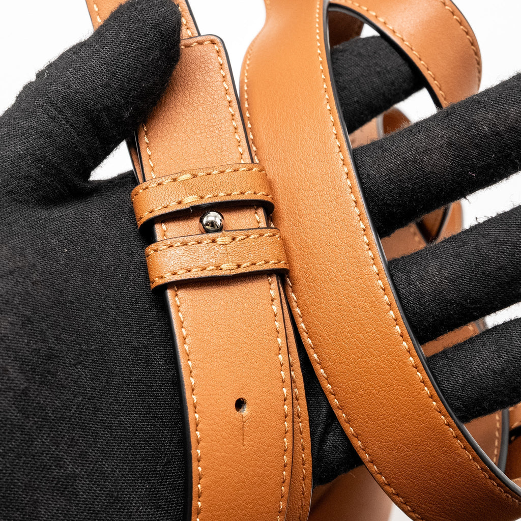 LOEWE SMALL HAMMOCK BAG CALFSKIN TAN SHW
