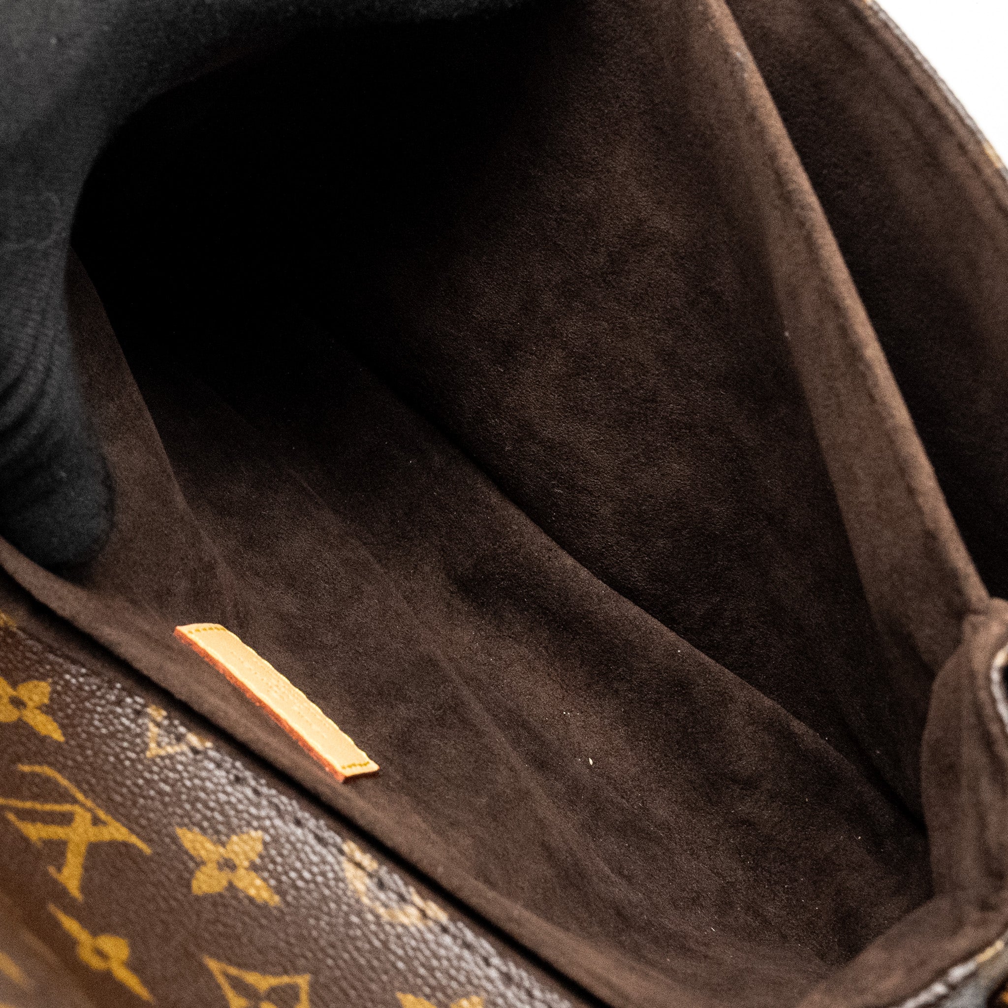 LOUIS VUITTON POCHETTE METIS MONOGRAM CANVAS GHW