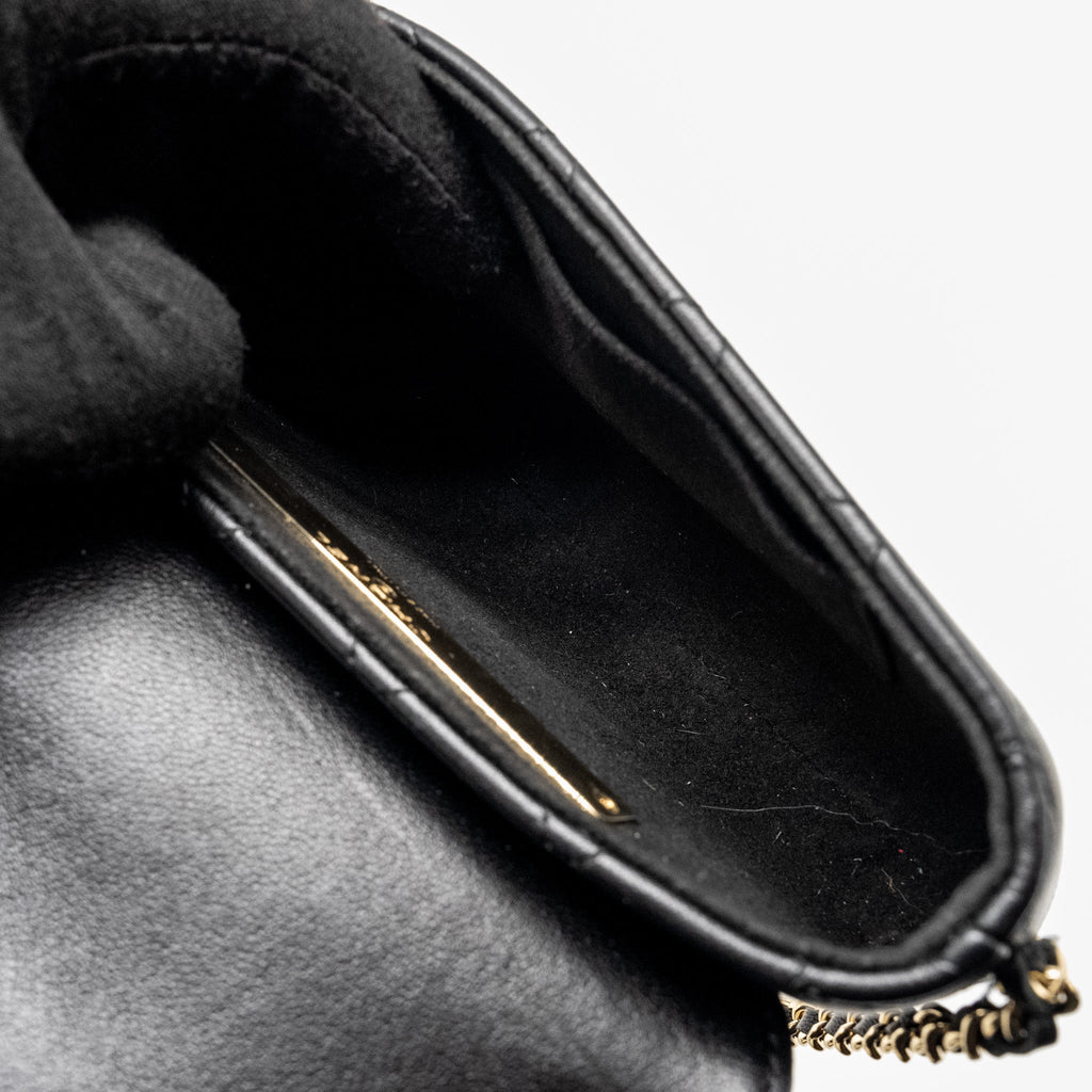 CHANEL 22A PHONE CASE/MINI WALLET ON CHAIN LAMBSKIN BLACK LGHW (MICROCHIP)