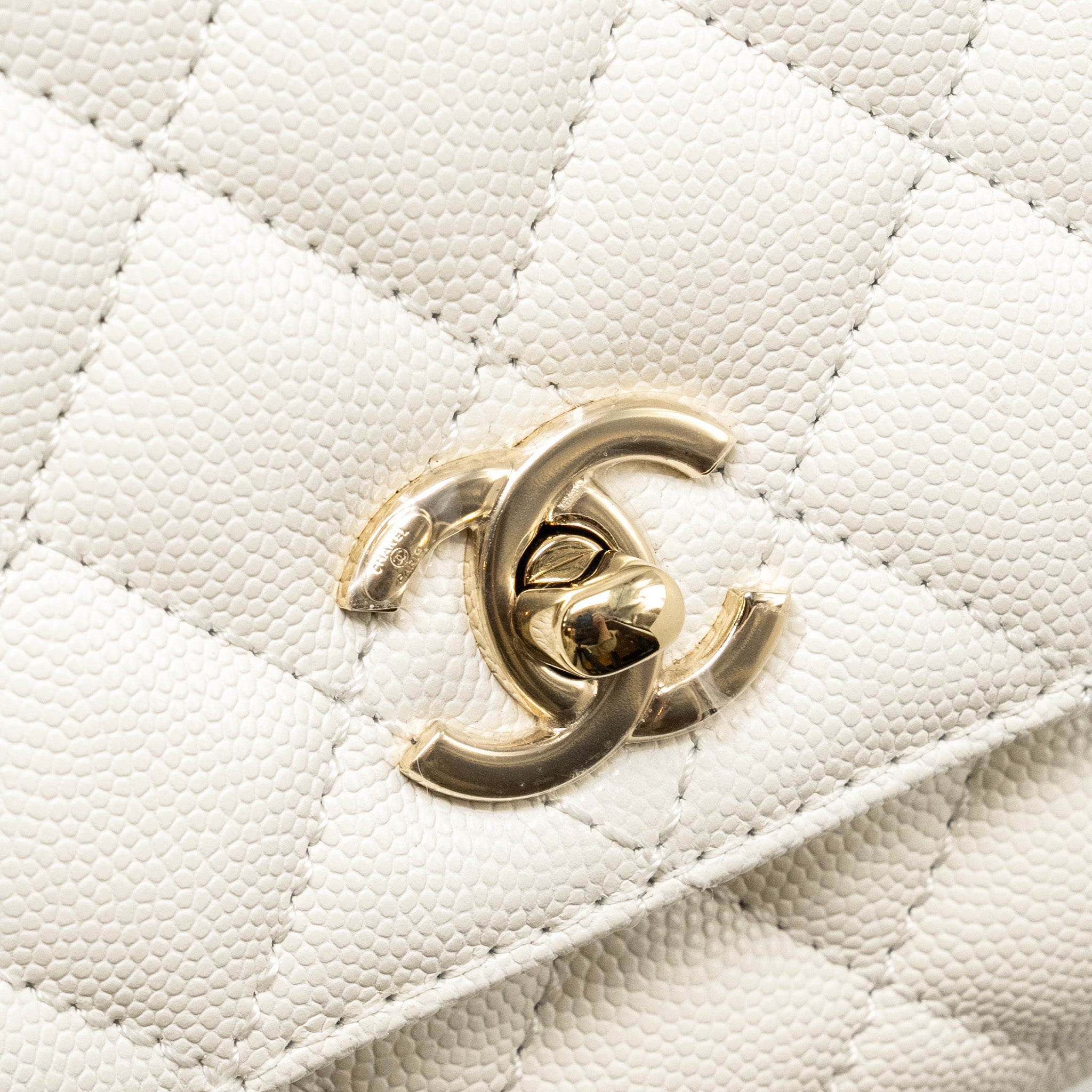 CHANEL MINI COCO HANDLE CAVIAR WHITE LGHW (MICROCHIP)