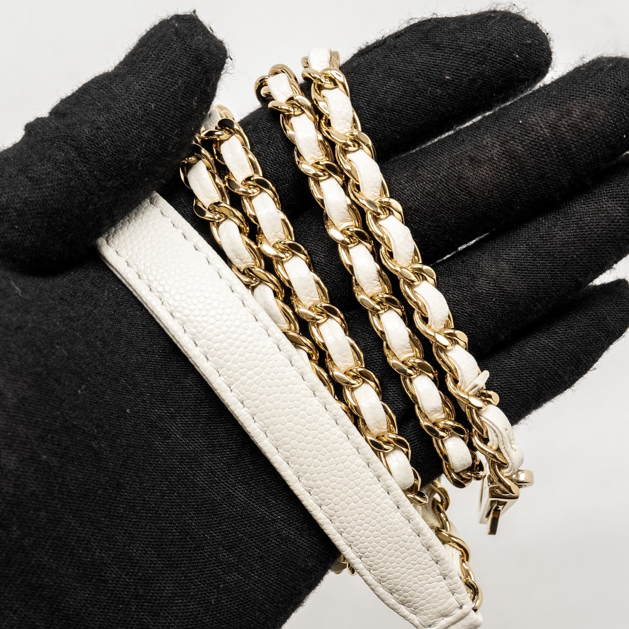 CHANEL MINI COCO HANDLE CAVIAR WHITE LGHW (MICROCHIP)