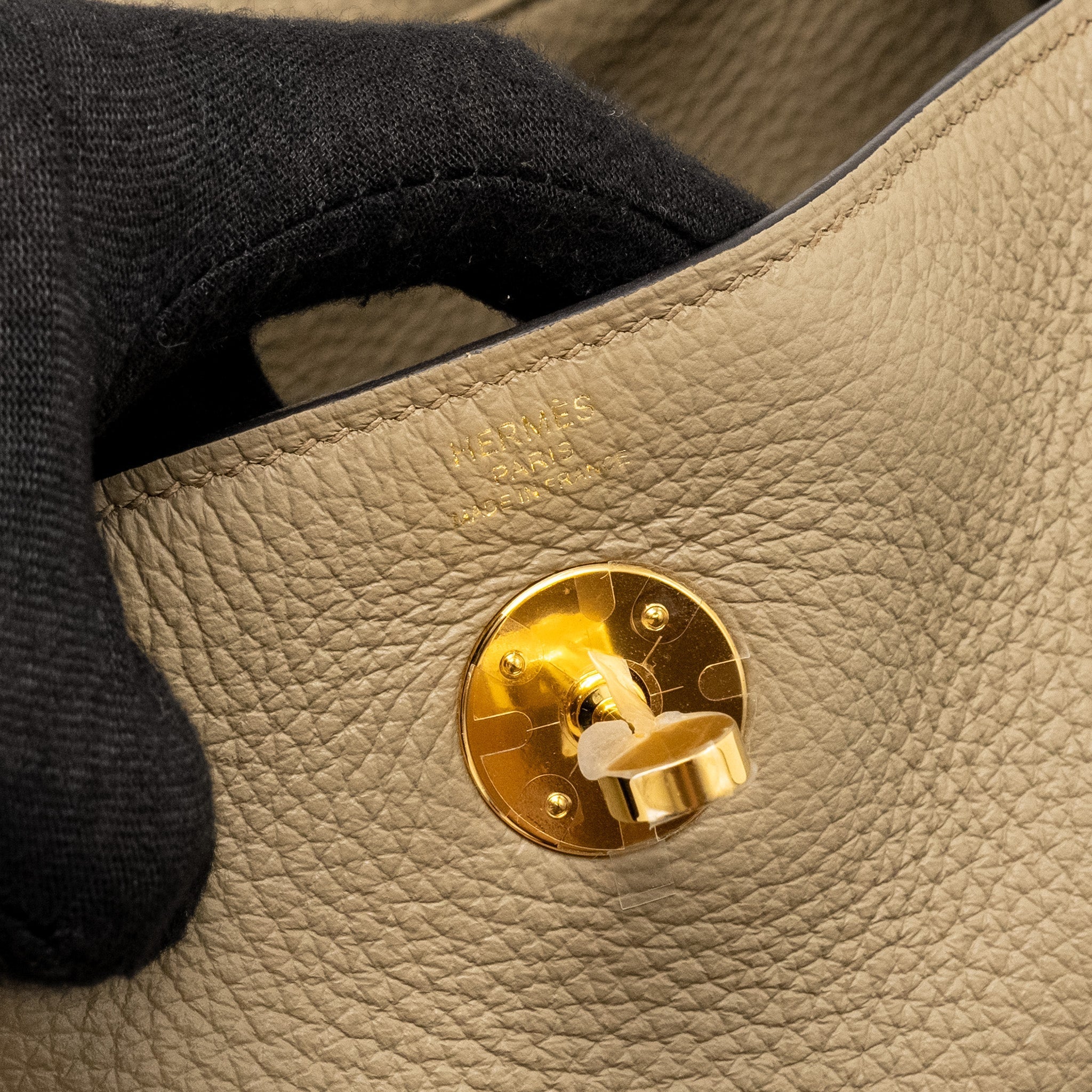 HERMES LINDY 26 CLEMENCE BEIGE MARFA GHW
