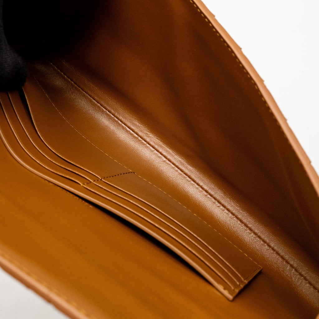 BOTTEGA VENETA ANDIAMO CLUTCH BAG LAMBSKIN BROWN GHW