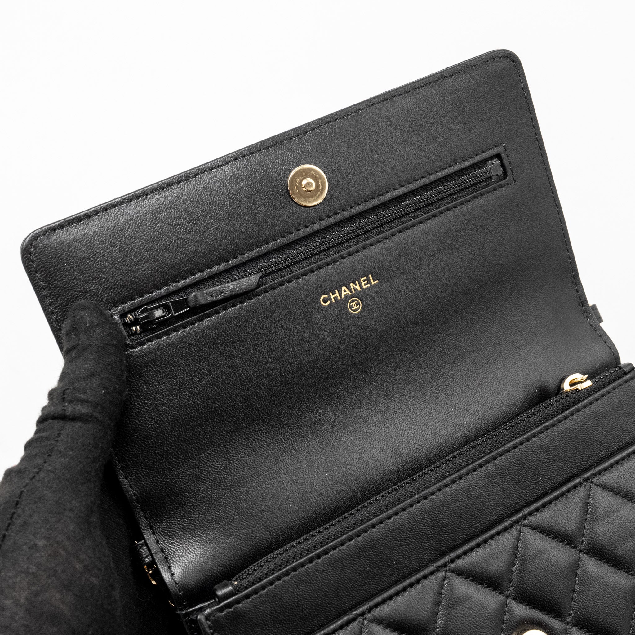 CHANEL WALLET ON CHAIN WITH PEARL CHAIN LAMBSKIN BLACK LGHW (MICROCHIP)