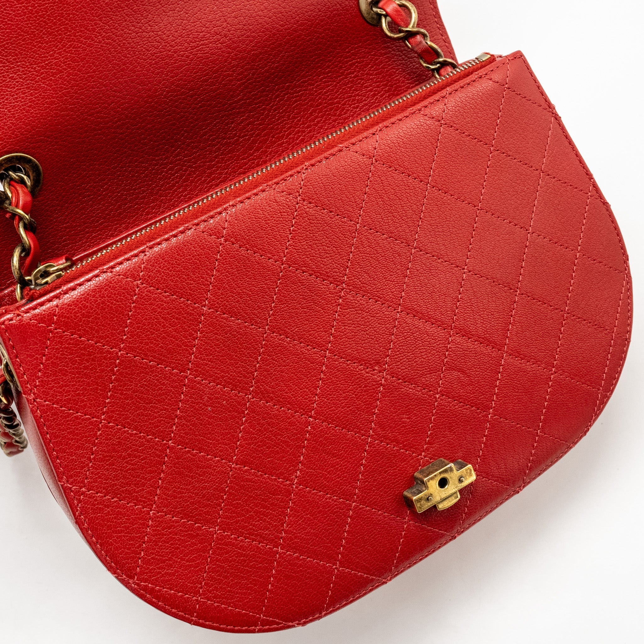CHANEL MEDIUM COCO CURVE FLAP BAG CALFSKIN RED GHW