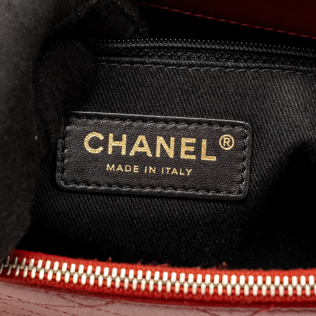 CHANEL MEDIUM COCO CURVE FLAP BAG CALFSKIN RED GHW