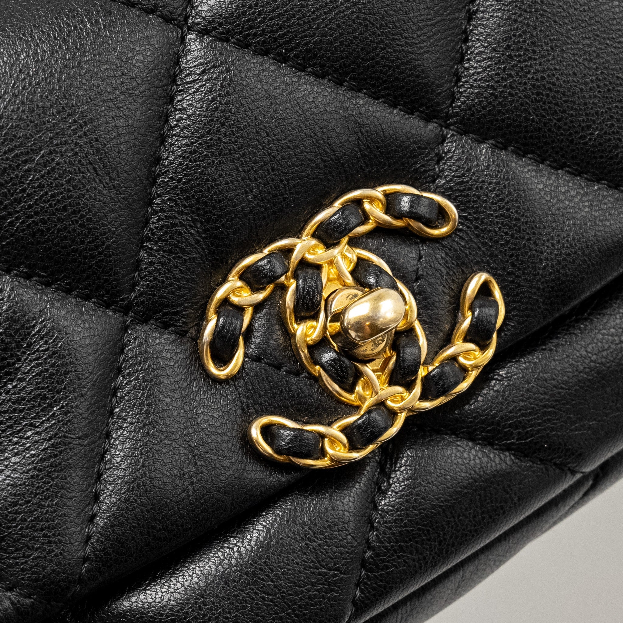CHANEL 19 QUILTED WAIST BELT BAG SHINY GOATSKIN BLACK GHW
