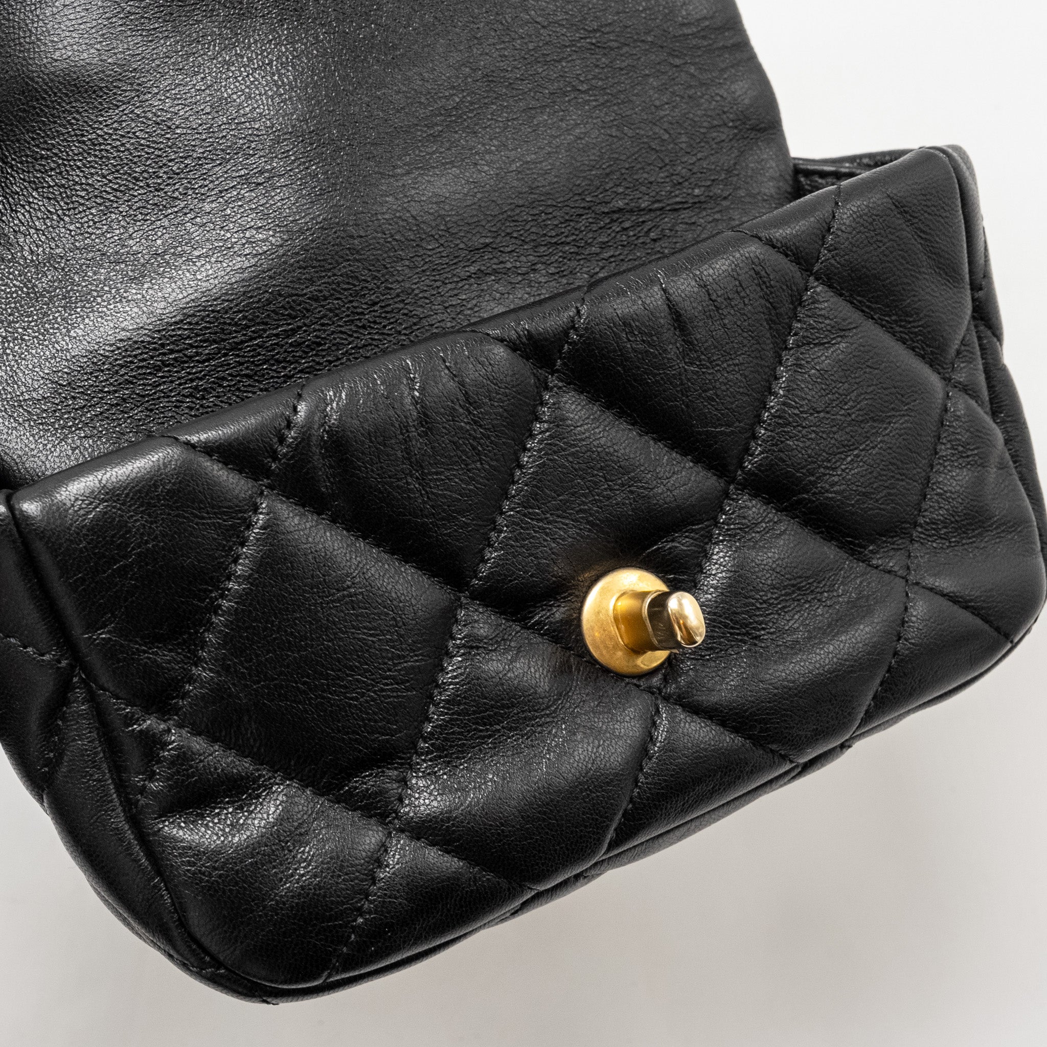 CHANEL 19 QUILTED WAIST BELT BAG SHINY GOATSKIN BLACK GHW