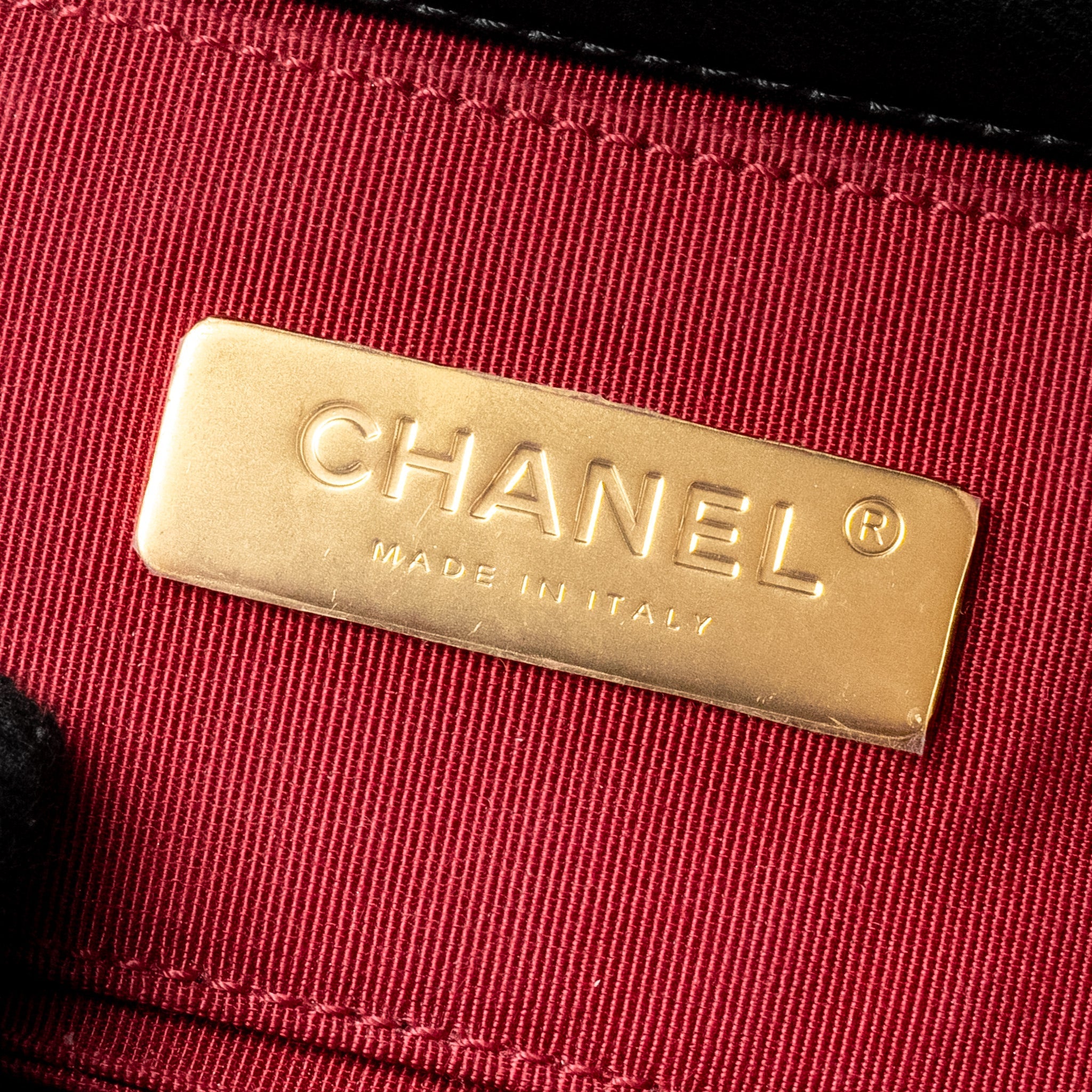 CHANEL 19 QUILTED WAIST BELT BAG SHINY GOATSKIN BLACK GHW