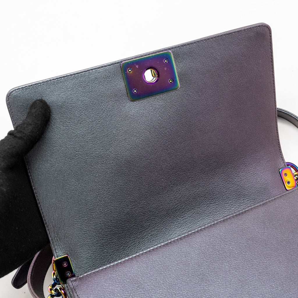 CHANEL MEDIUM BOY BAG GOATSKIN IRIDESCENT PURPLE MULTICOLOUR HARDWARE