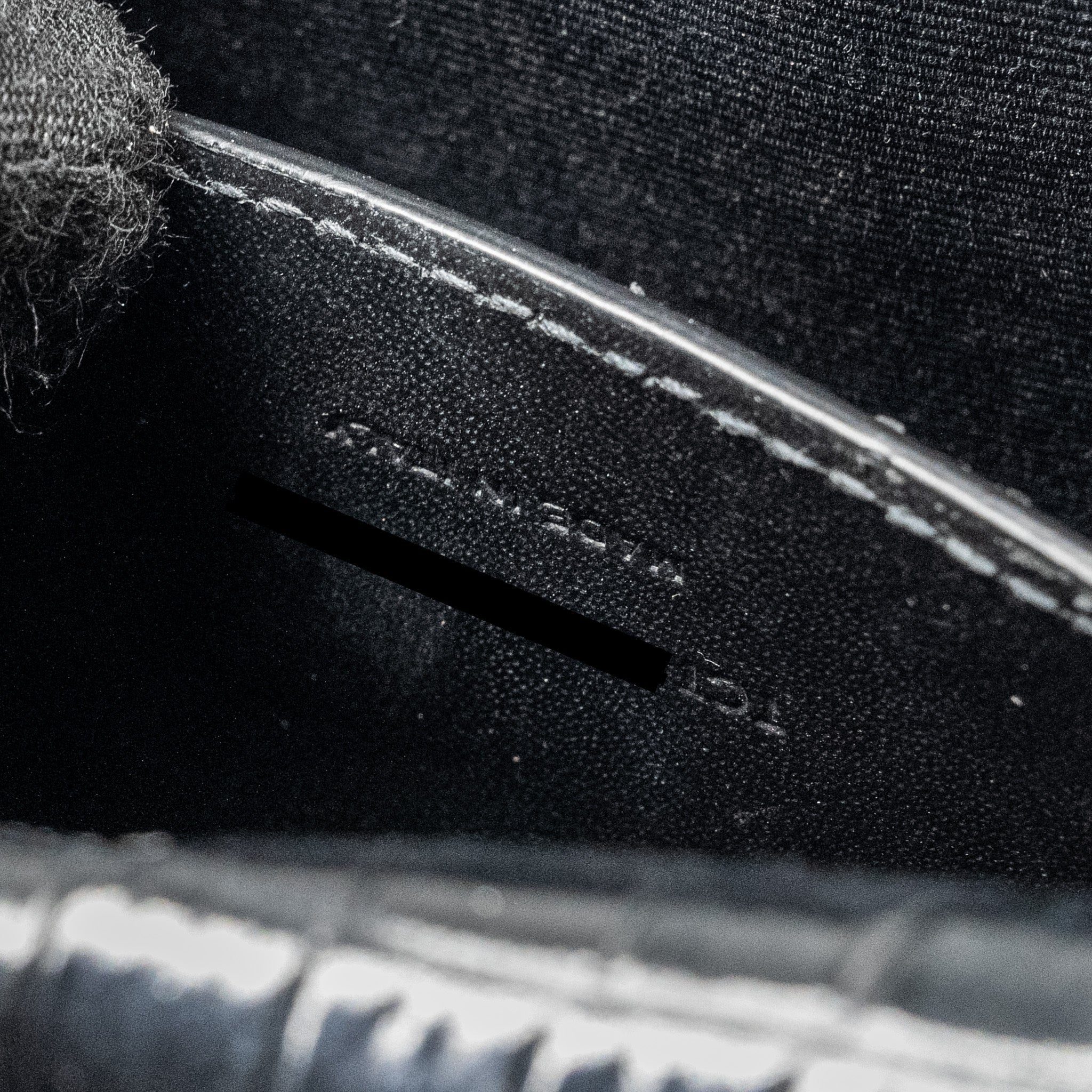 SAINT LAURENT /YSL KATE SMALL CHAIN WALLET WITH TASSEL IN CROCODILE-EMBOSSED BLACK SHW