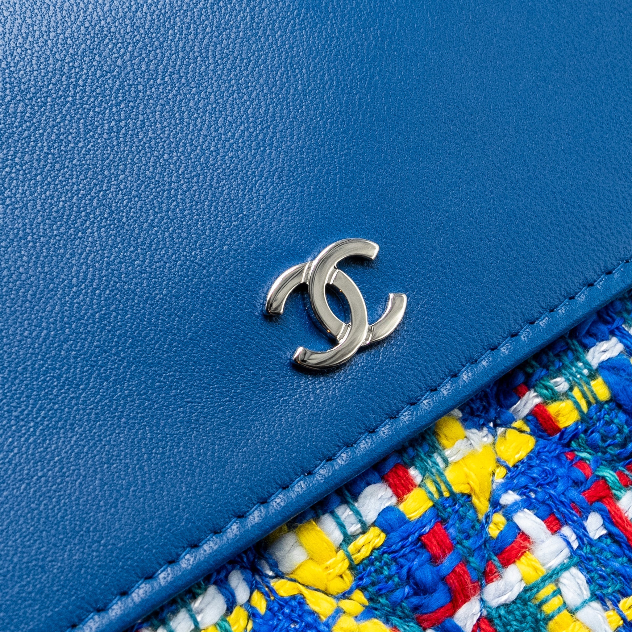 CHANEL QUILTED O-CASE POUCH TWEED/LEATHER BLUE/MULTICOLOUR SHW