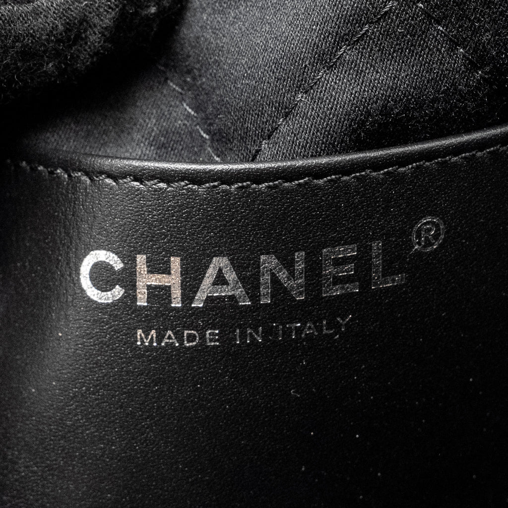 CHANEL MINI 22 BAG SHINY CALFSKIN BLACK SHW (MICROCHIP)