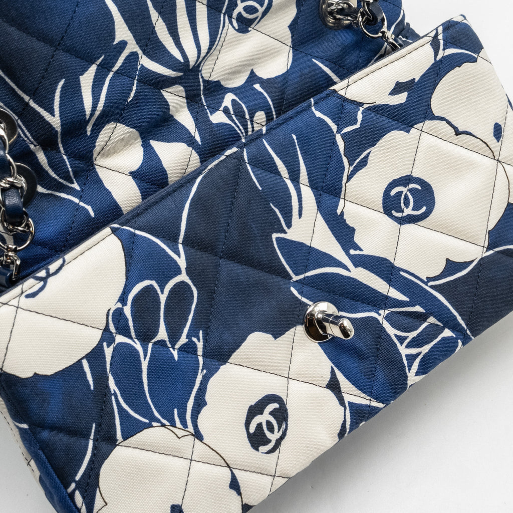 CHANEL MEDIUM LIMITED EDITION FLORA PRINTED CLASSIC FLAP BAG SILK BLUE/WHITE SHW (MICROCHIP)