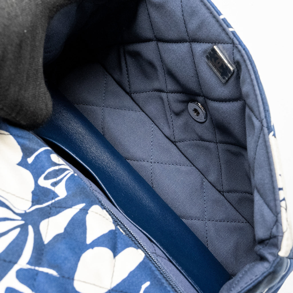 CHANEL MEDIUM LIMITED EDITION FLORA PRINTED CLASSIC FLAP BAG SILK BLUE/WHITE SHW (MICROCHIP)