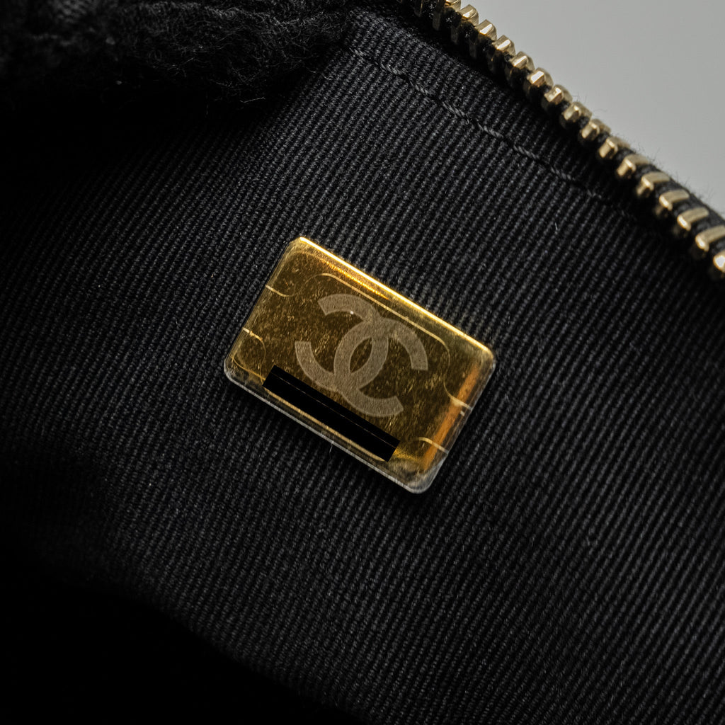 CHANEL LETTER LOGO DETAILED WAIST BAG LAMBSKIN BLACK GHW (MICROCHIP)