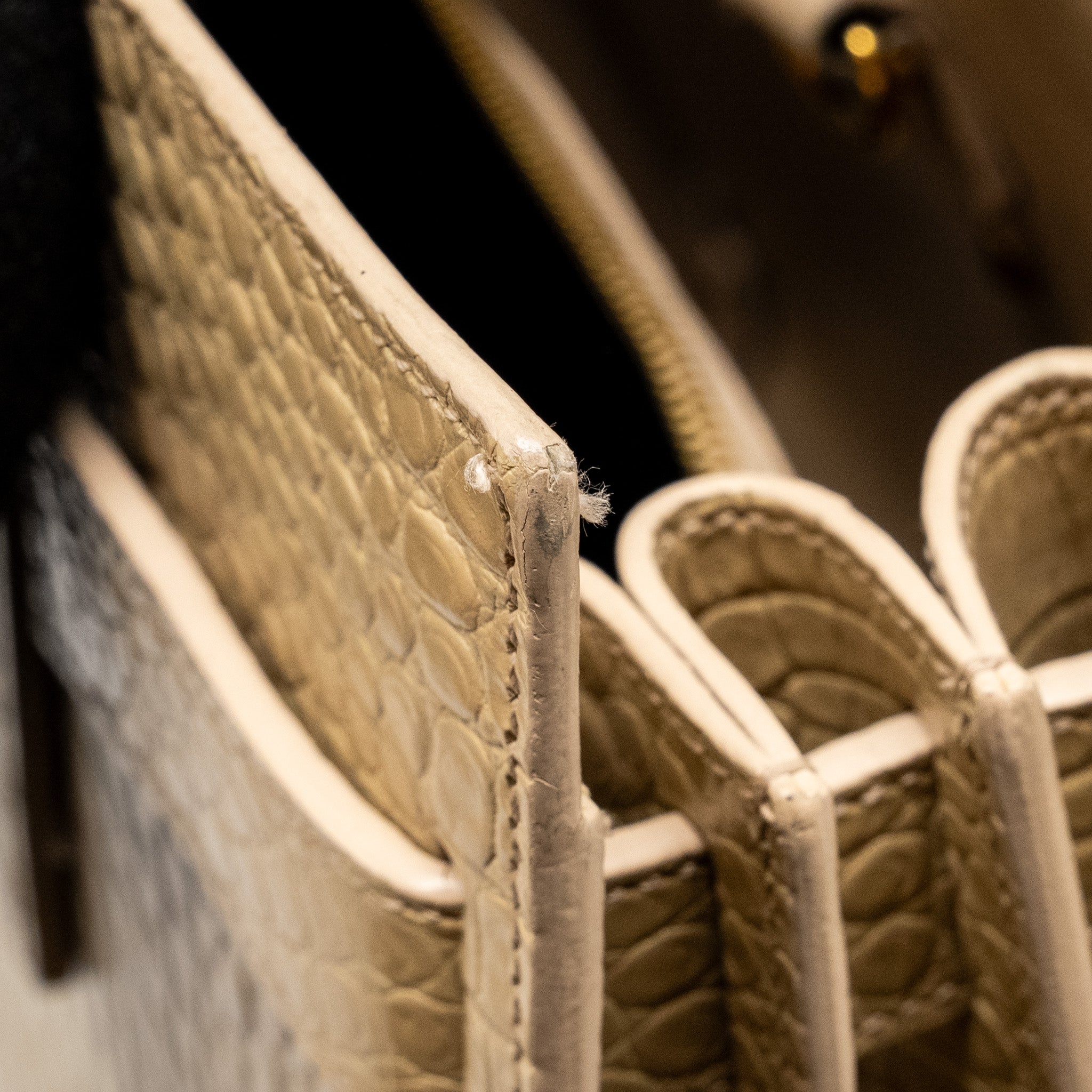 SAINT LAURENT /YSL SAC DE JOUR CROC-EMBOSSED CALFSKIN BEIGE GHW