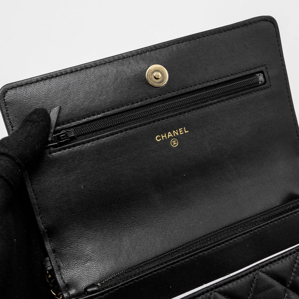 CHANEL PEARL CHAIN WALLET ON CHAIN LAMBSKIN BLACK LGHW(MICROCHIP)
