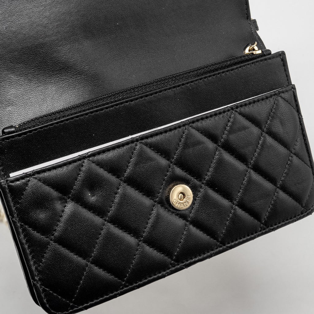 CHANEL PEARL CHAIN WALLET ON CHAIN LAMBSKIN BLACK LGHW(MICROCHIP)