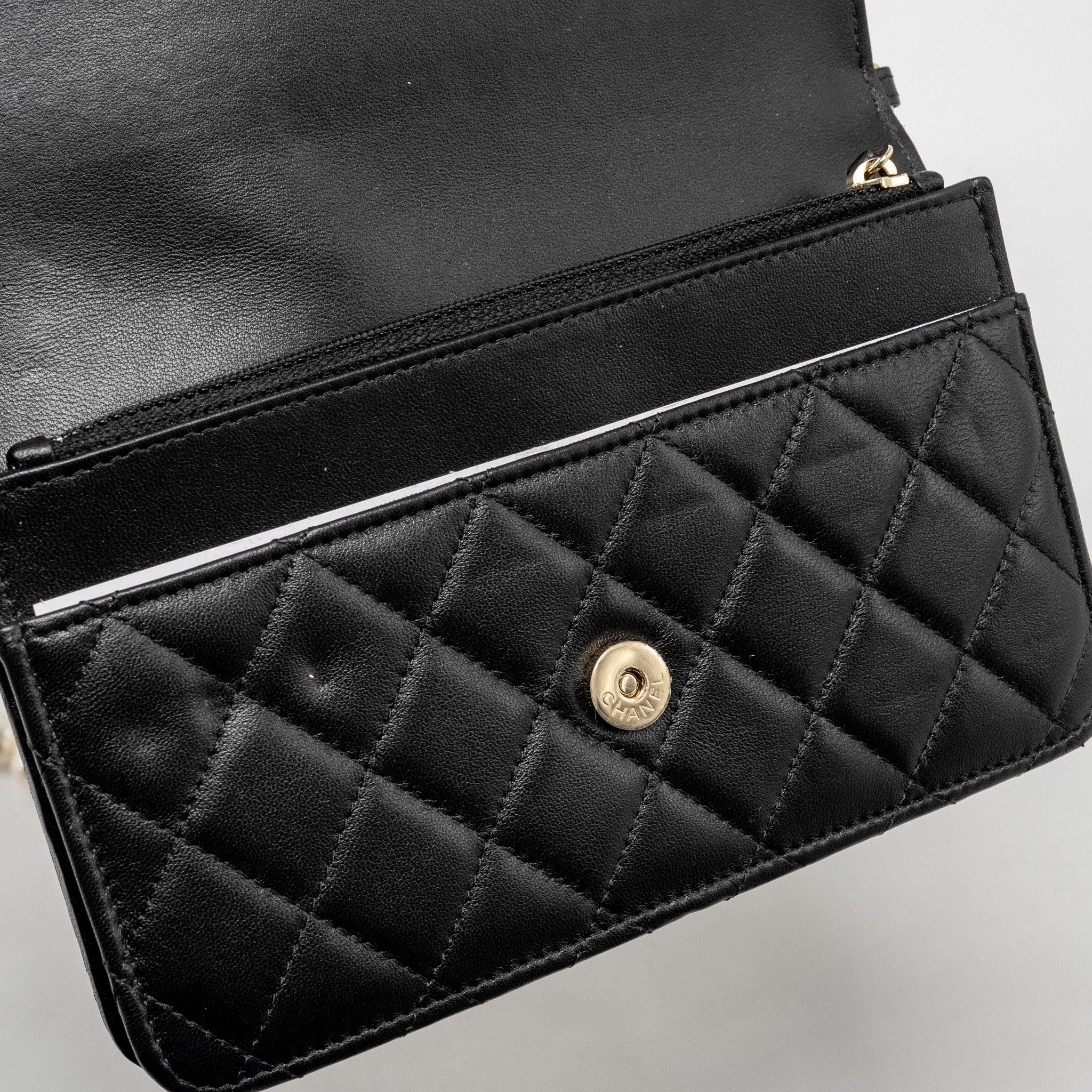 CHANEL PEARL CHAIN WALLET ON CHAIN LAMBSKIN BLACK LGHW(MICROCHIP)