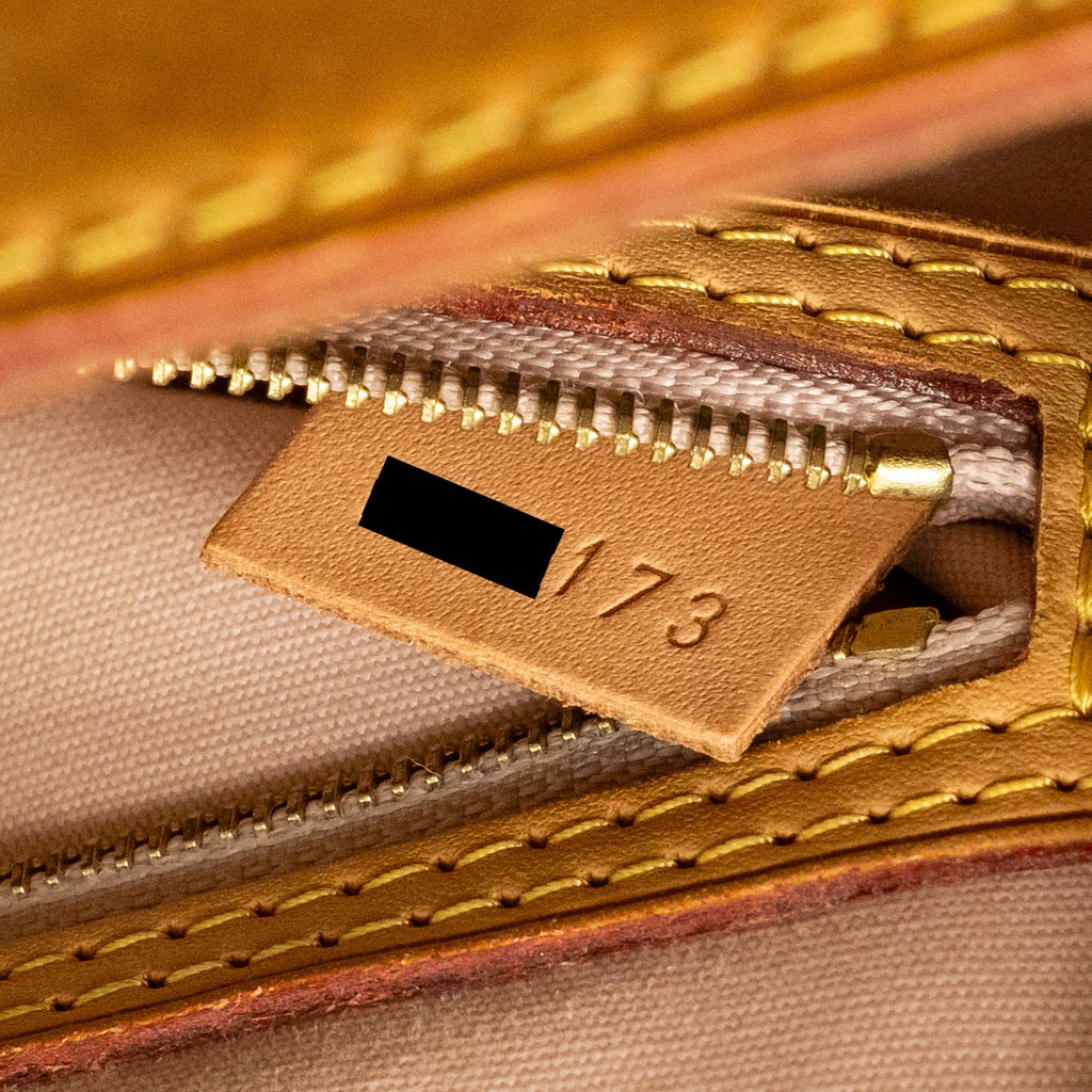 LOUIS VUITTON VERNIS BREA MM PATENT MONOGRAM BEIGE GHW