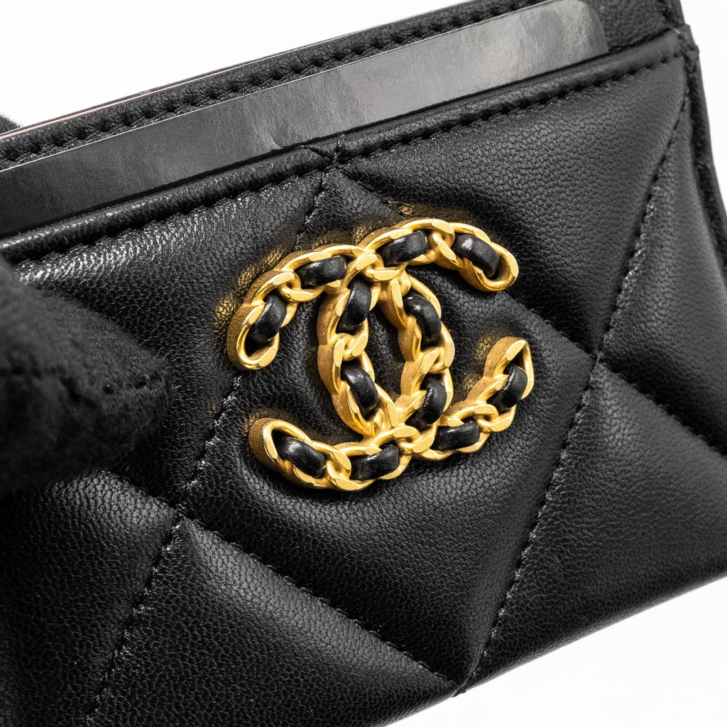 CHANEL 19 CARD HOLDER LAMBSKIN BLACK GHW (MICROCHIP)