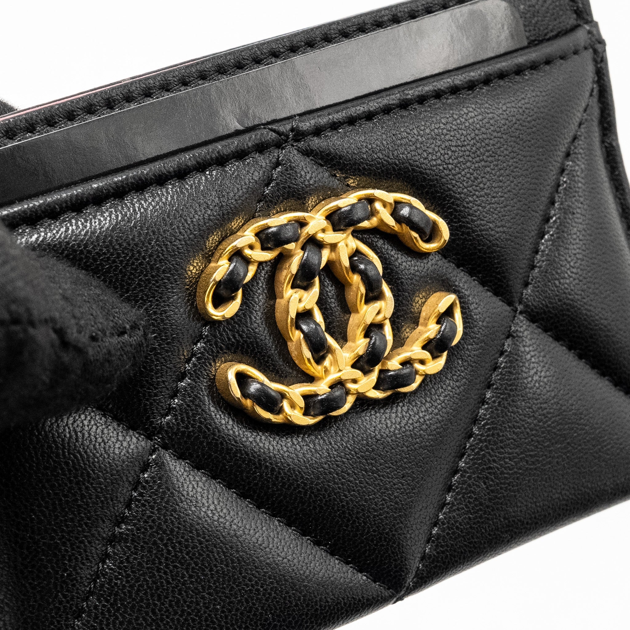 CHANEL 19 CARD HOLDER LAMBSKIN BLACK GHW (MICROCHIP)