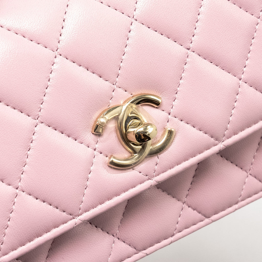 CHANEL PEARL DETAILED TOP HANDEL WALLET ON CHAIN LAMBSKIN PINK LGHW (MICROCHIP)