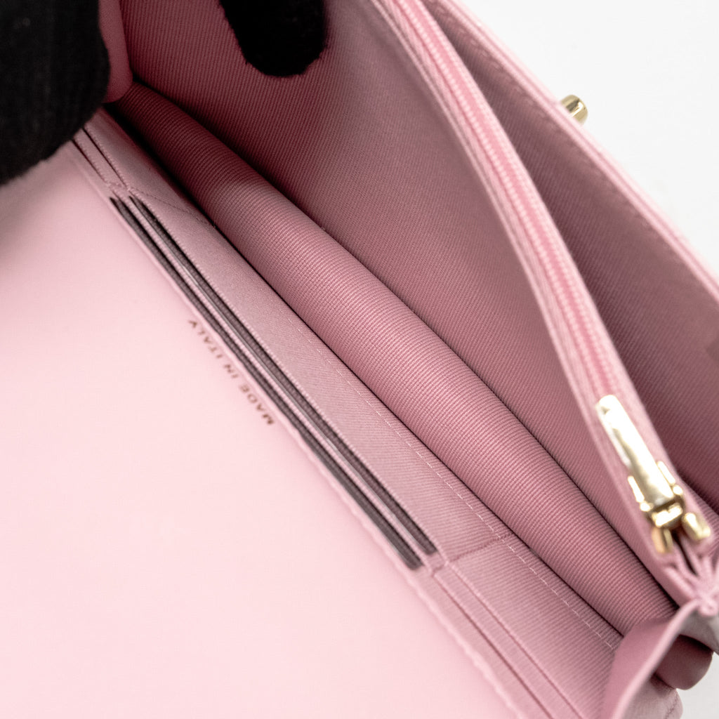 CHANEL PEARL DETAILED TOP HANDEL WALLET ON CHAIN LAMBSKIN PINK LGHW (MICROCHIP)