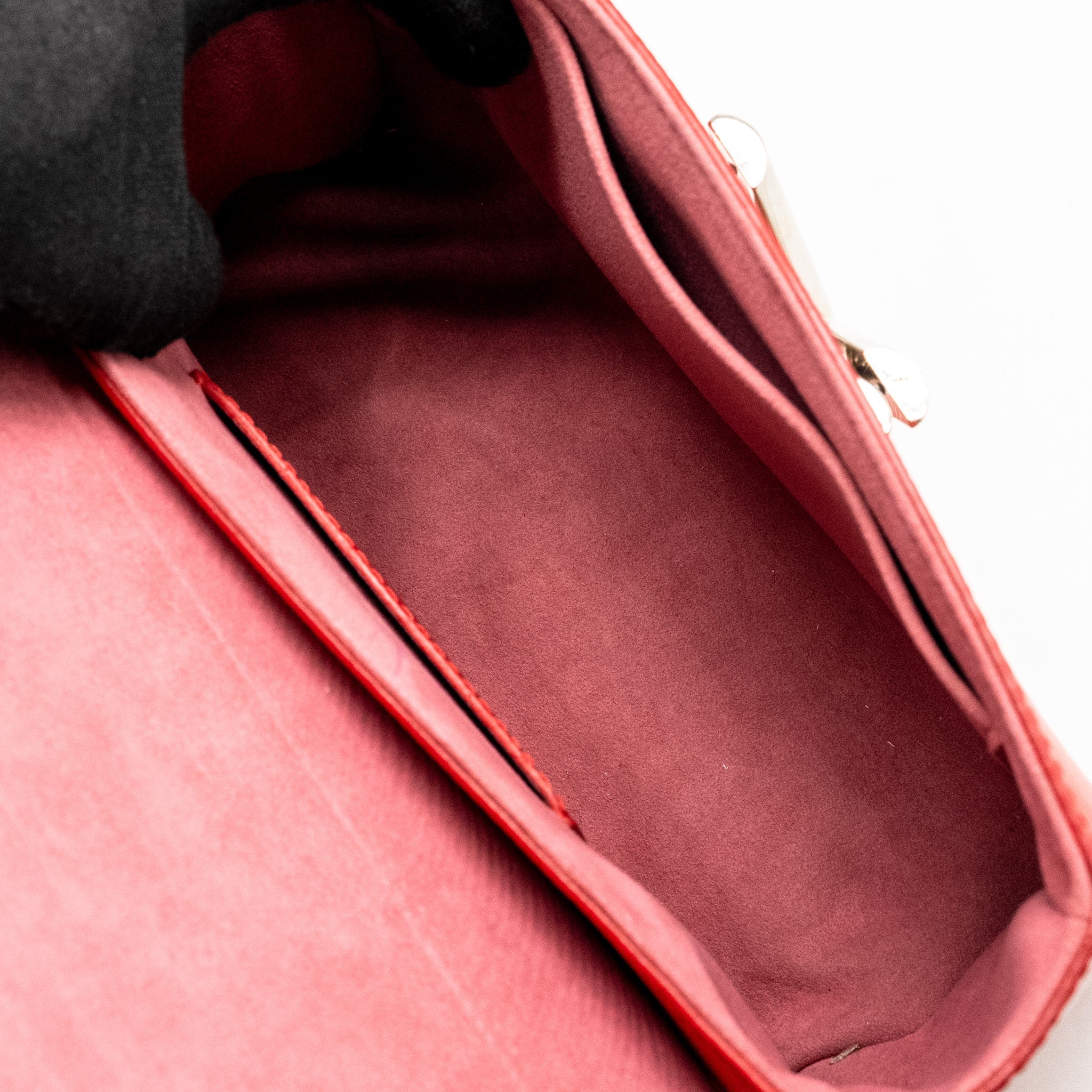 LOUIS VUITTON TWIST MM EPI RED SHW