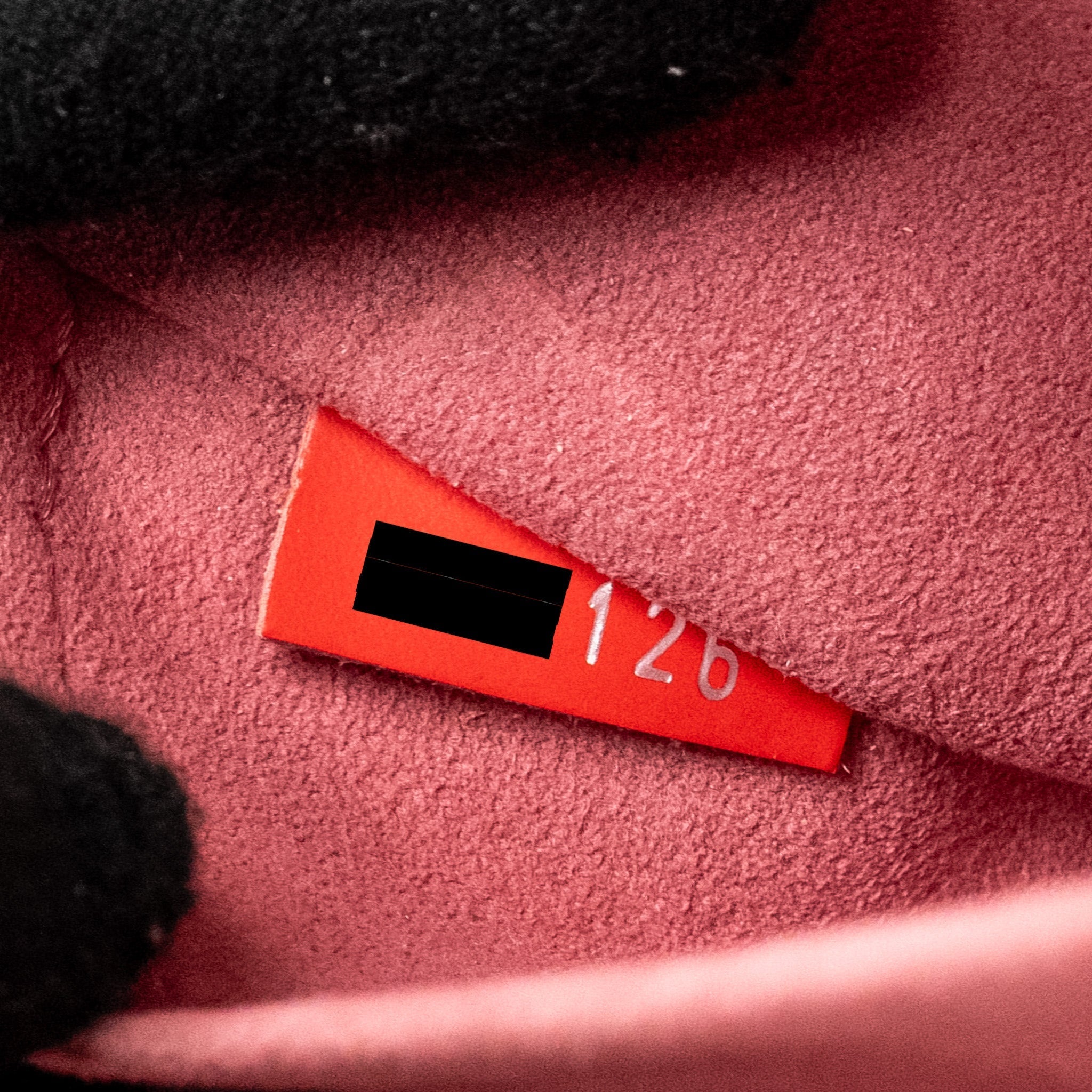 LOUIS VUITTON TWIST MM EPI RED SHW