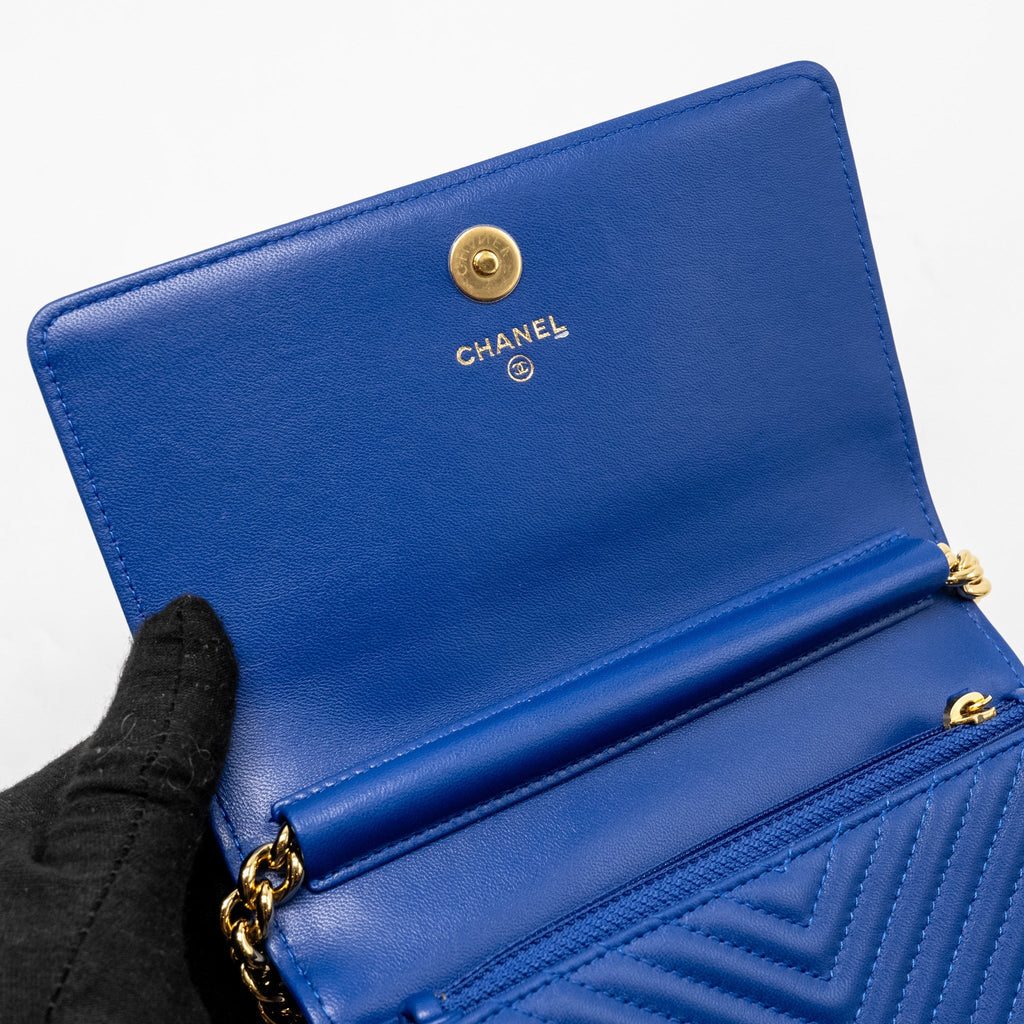CHANEL BOY CLUTCH WITH CHAIN  CHERVON LAMBSKIN BLUE GHW