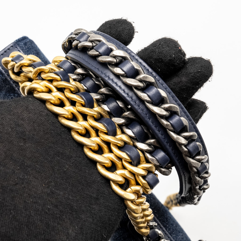 CHANEL 19 WALLET ON CHAIN DENIM BLUE MULTICOLOUR HARDWARE (MICROCHIP)