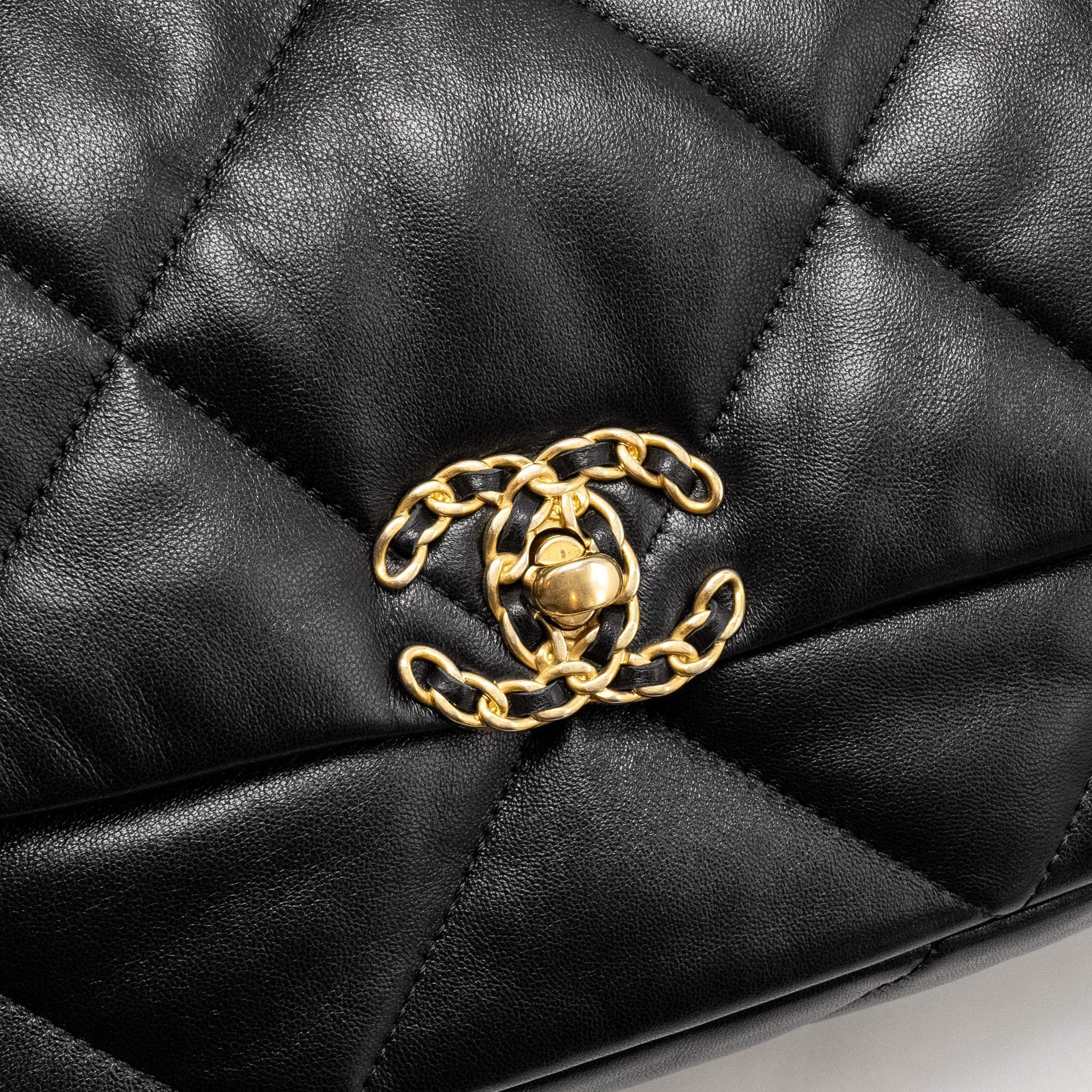 CHANEL SMALL 19BAG LAMBSKIN BLACK MULTICOLOUR HARDWARE