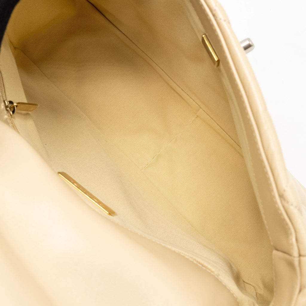 CHANEL LARGE 19 BAG LAMBSKIN LIGHT BEIGE MULTICOLOUR HARDWARE (MICROCHIP)