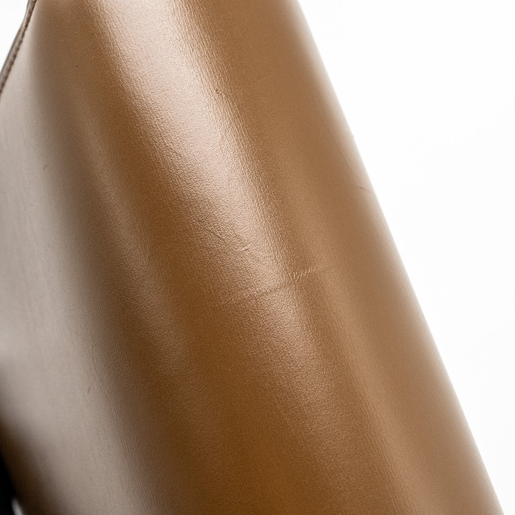 CELINE MEDIUM CLASSIC BOX CALFSKIN CAMEL GHW