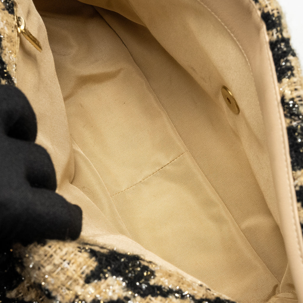 CHANEL MAXI 19 BAG TWEED BEIGE/BLACK MULTICOLOUR HARDWARE