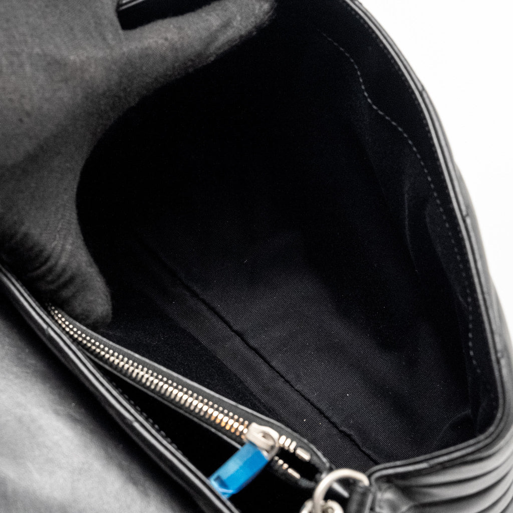 SAINT LAURENT/YSL MEDIUM LOULOU SHOULDER BAG CALFSKIN BLACK SHW