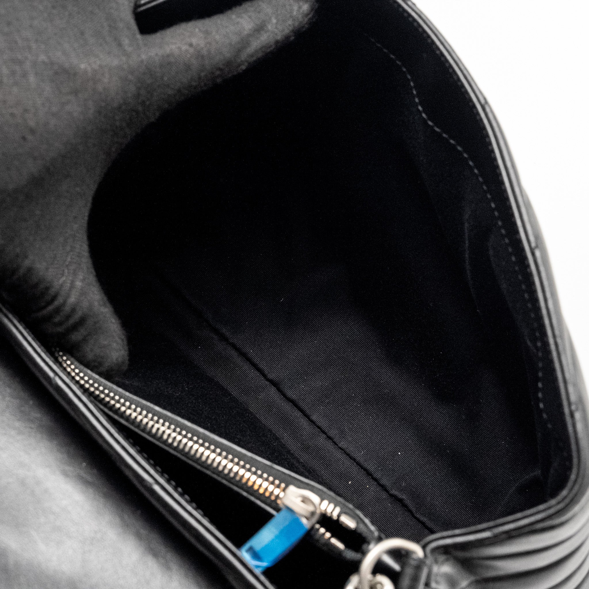 SAINT LAURENT/YSL MEDIUM LOULOU SHOULDER BAG CALFSKIN BLACK SHW