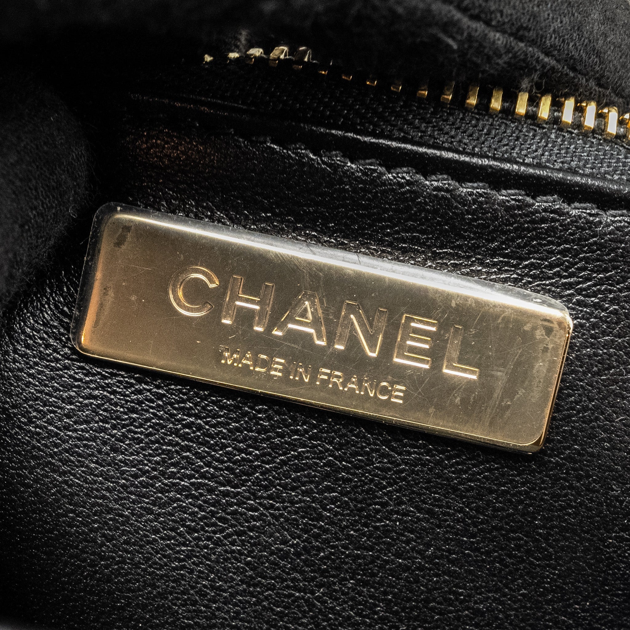 CHANEL MINI 31 BAG PATENT BLACK/YELLOW LGHW (MICROCHIP)
