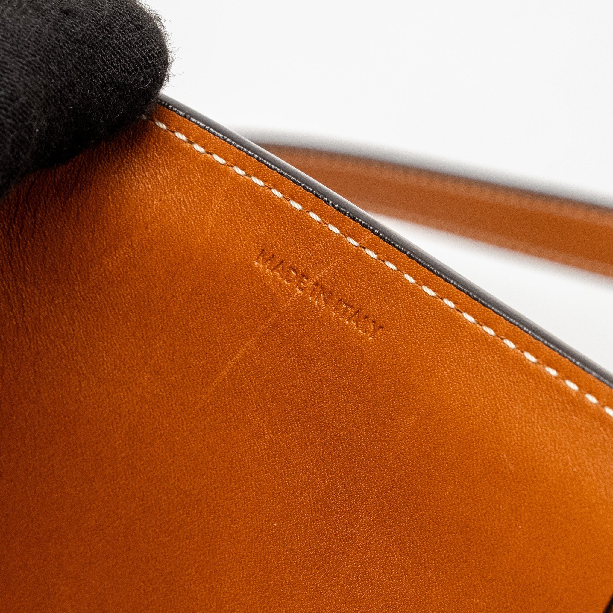 CELINE VERTICAL CABAS TOTE IN TRIOMPHE DENIM /LEATHER NAVY/TAN GHW
