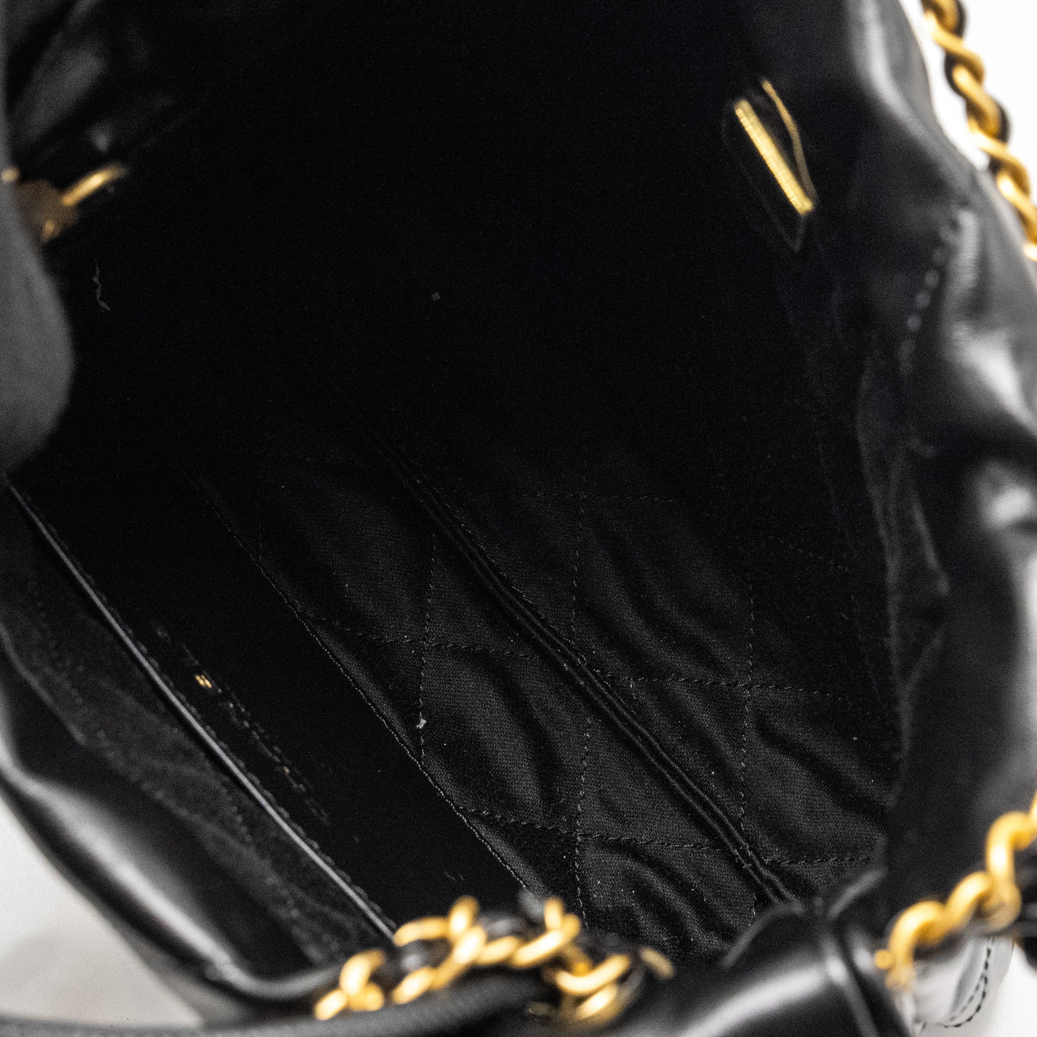 CHANEL MINI 22 BAG CALFSKIN BLACK GHW (MICROCHIP)