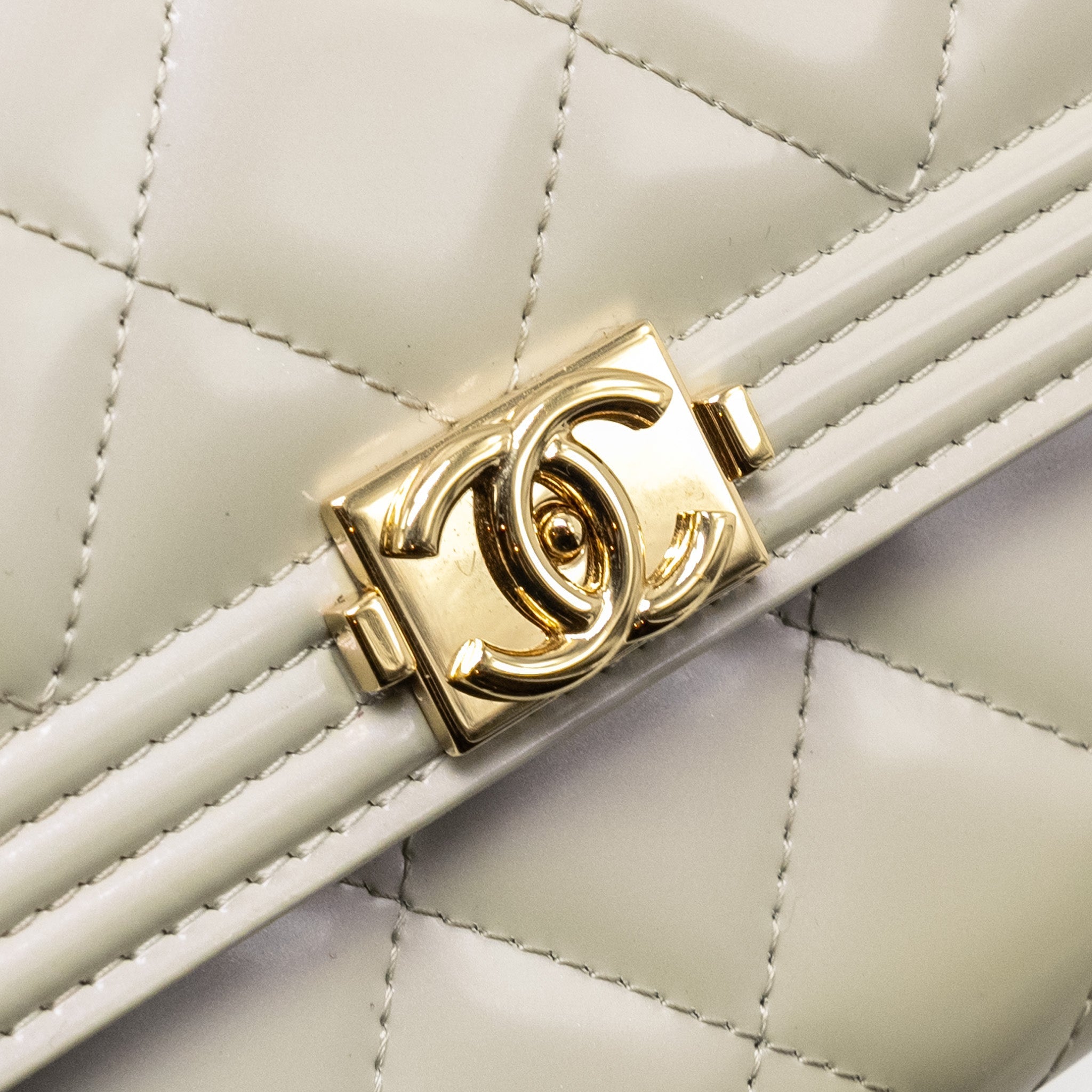 CHANEL BOY LONG WALLET PATENT IRIDESCENT LIGHT GREY LGHW