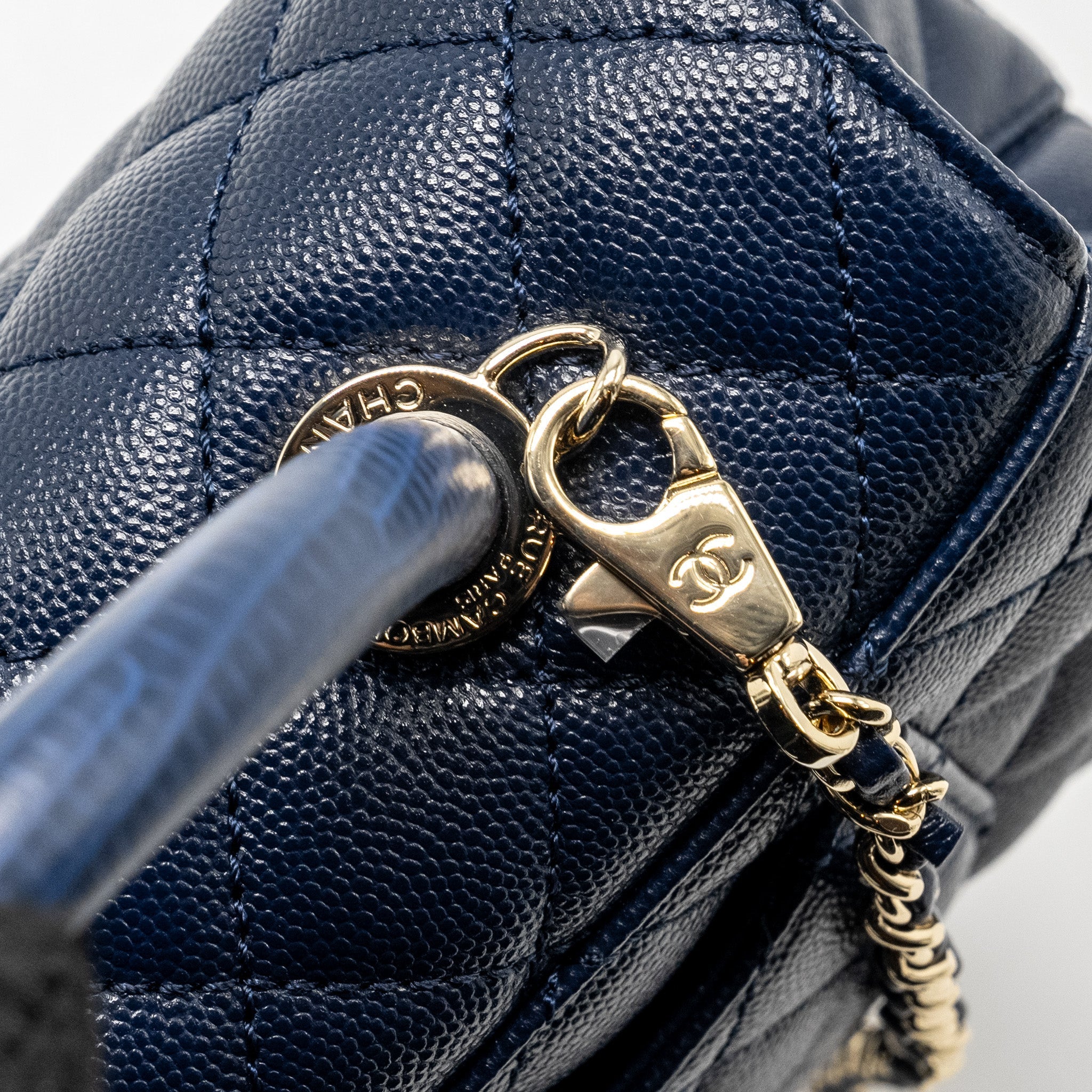 CHANEL SMALL COCO WITH LIZARD EMBOSSED HANDLE CAVIAR NAVY LGHW (MICROCHIP)