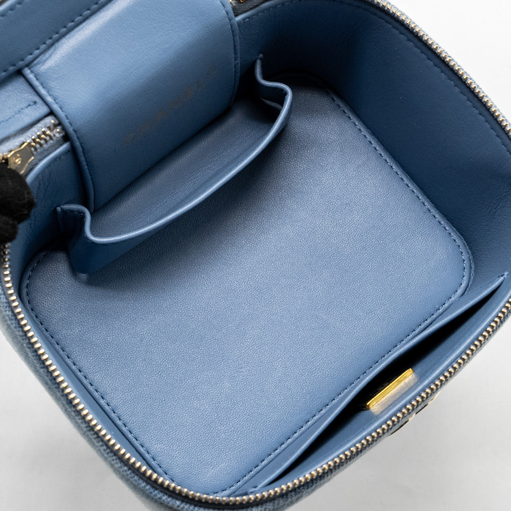 CHANEL VANITY CASE WITH CHAIN DENIM BLUE LGHW (MICROCHIP)