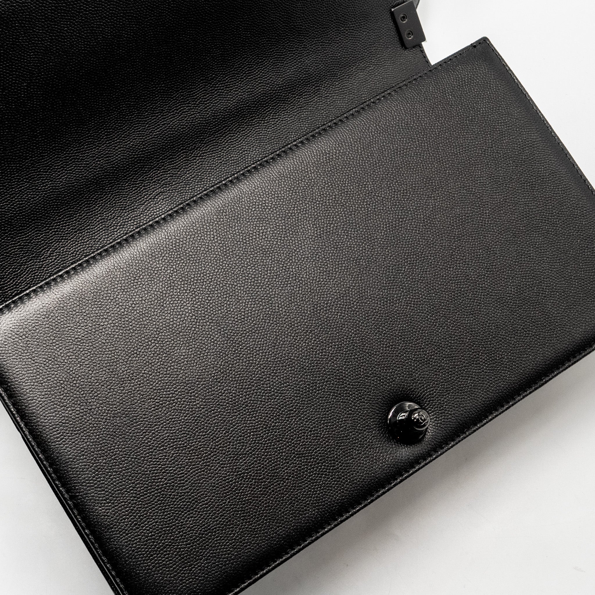 CHANEL NEW MEDIUM BOY BAG CAVIAR SO BLACK