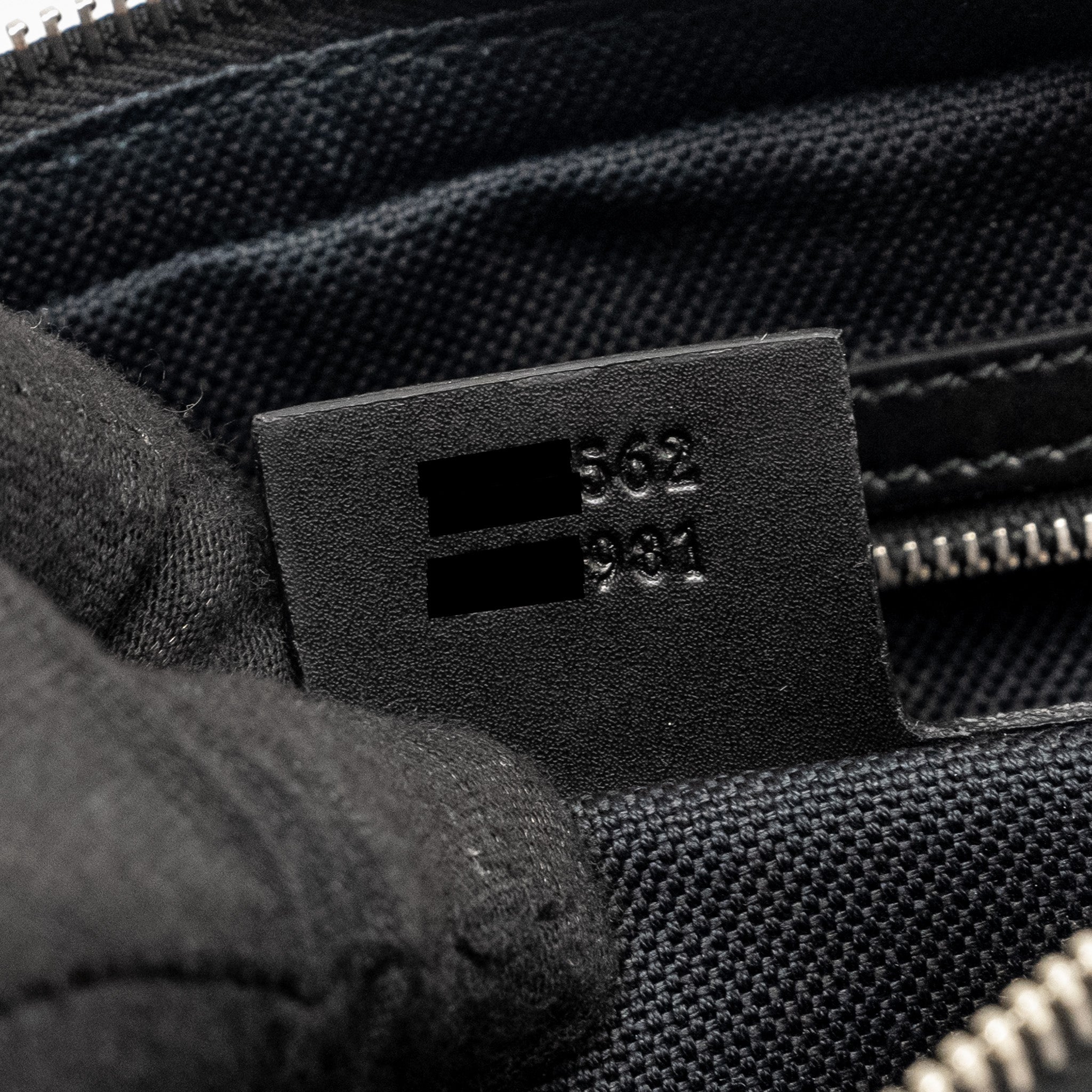 GUCCI POUCH GG SUPREME CANVAS BLACK SHW